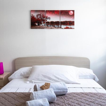Апартаменти A 2 Passi Da Alba With 6 Beds Rodello Екстер'єр фото