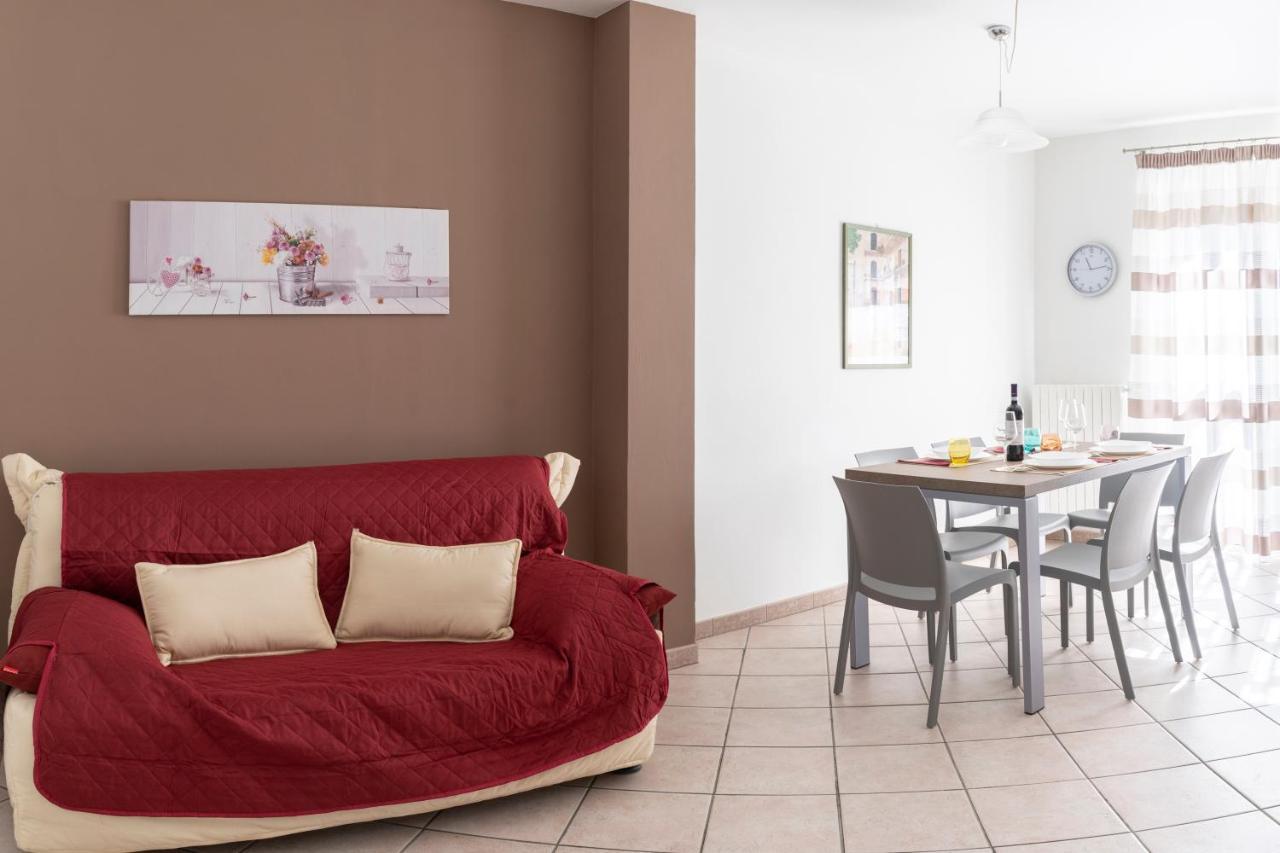 Апартаменти A 2 Passi Da Alba With 6 Beds Rodello Екстер'єр фото